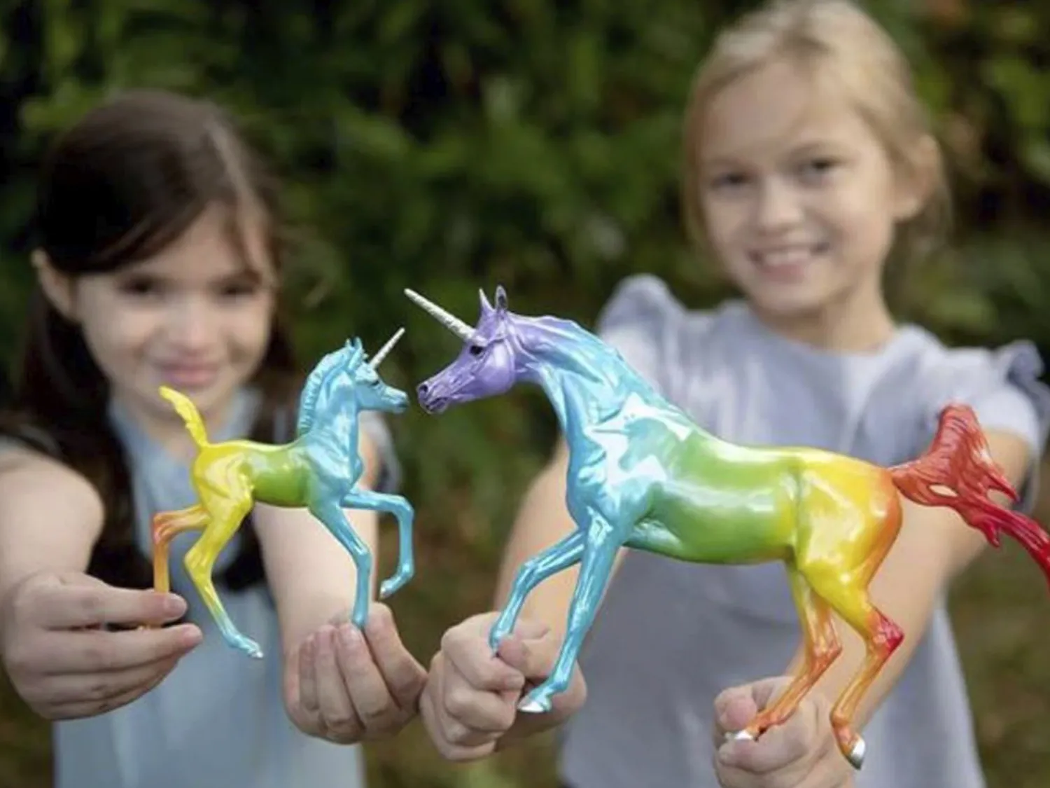 REEVES INTERNATIONAL Breyer® Love & Hope 2024 Horse of the Year