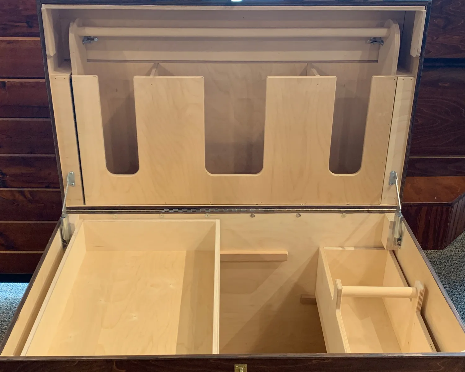 New PHOENIX WEST DS Hardwood Trunk with Bandage Lid