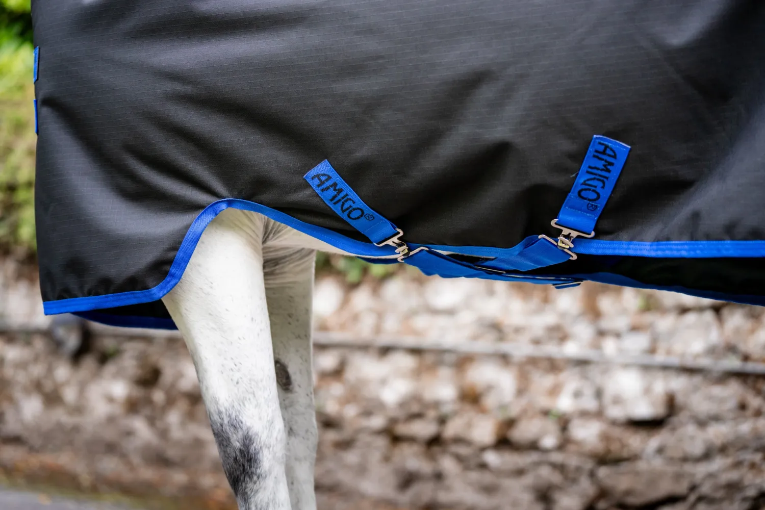 Best HORSEWARE ® Ireland Amigo® Ripstop 900D 100 Gram Plus Pony Turnout Black/Classic Blue