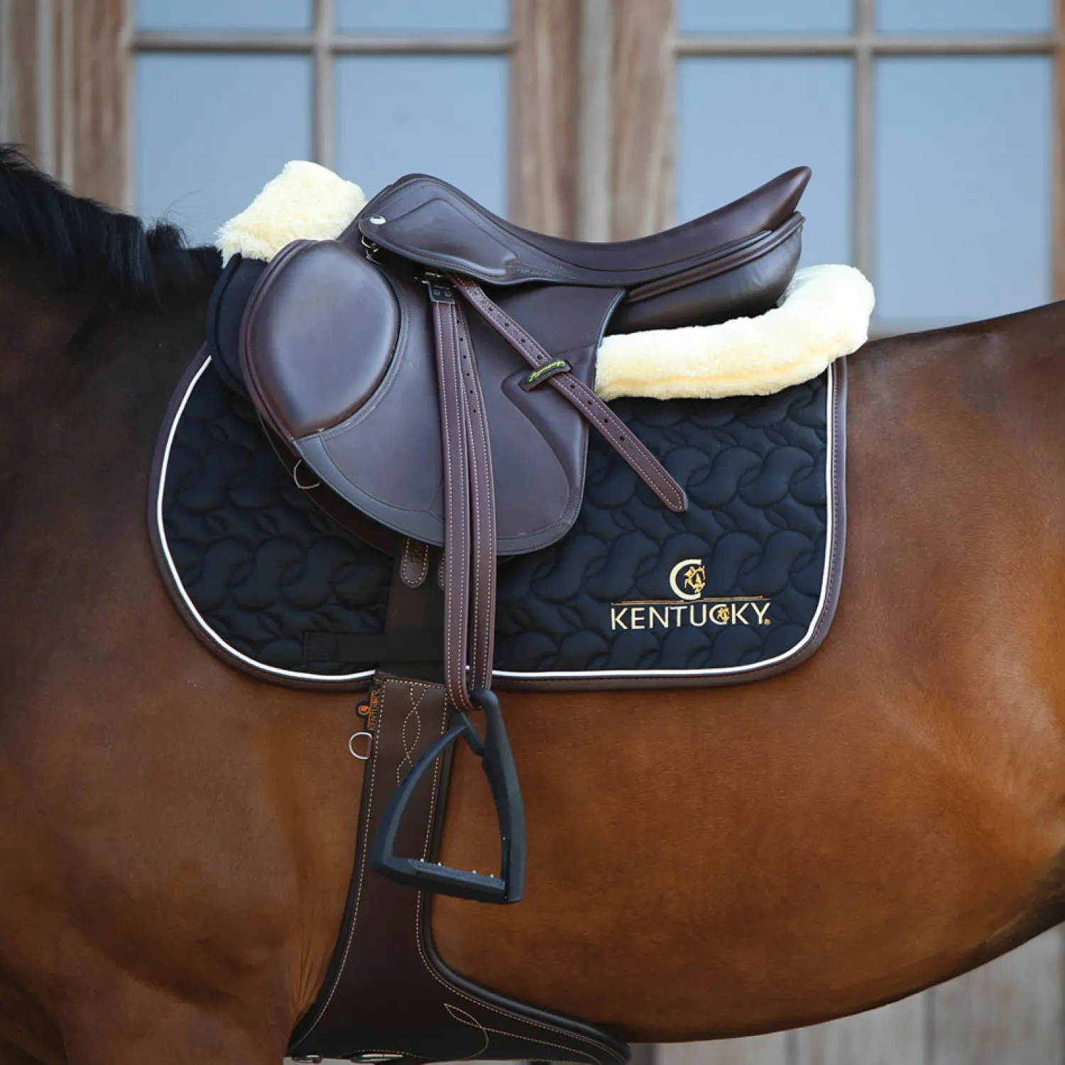 Best KENTUCKY HORSEWEAR Stud Girth Brown