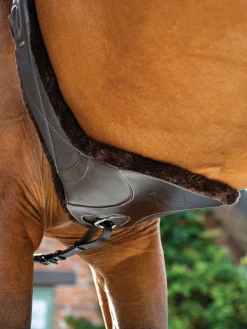 Best HORSE HEALTH TRADE LeMieux® Arika Simuwool Contoured Long Stud Girth Brown